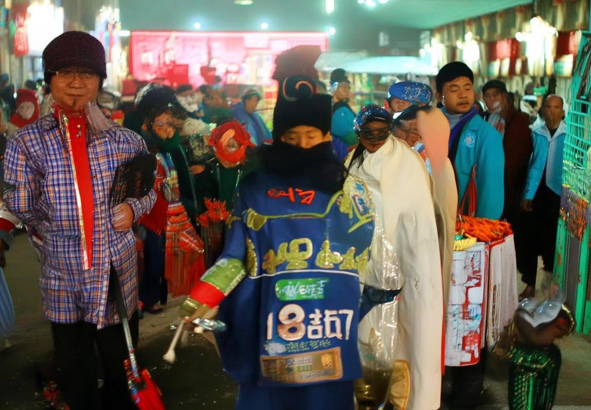 探索虚拟现实中的沉浸体验全景视频带你进入